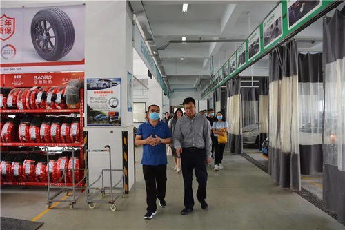 九寨溝縣教育局領導蒞臨嘉善信息技術工程學?？赐谛W生，共話網絡技術人才培養